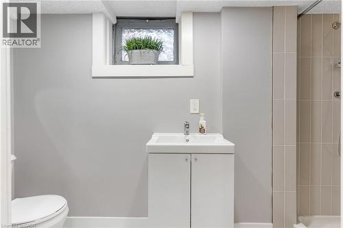 129 Ahrens Street W, Kitchener, ON - Indoor Photo Showing Bathroom