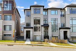 18 BENNINGTON ROAD  Newmarket, ON L3X 0M8