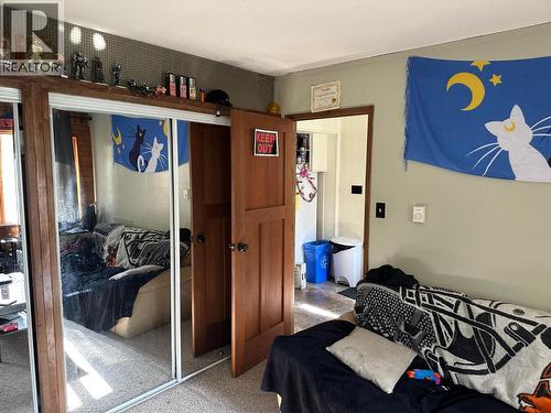 609 Second Street, Nelson, BC - Indoor Photo Showing Bedroom