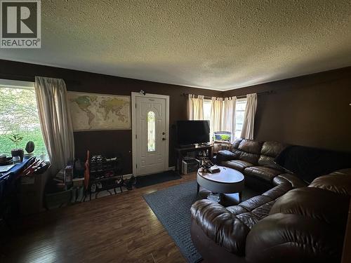 609 Second Street, Nelson, BC - Indoor Photo Showing Living Room