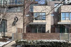 TH8 - 31 BRUNEL COURT Toronto, ON M5V 3Y2