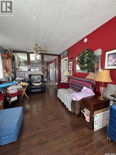 309 Main Street, Maymont, SK - Indoor Photo Showing Living Room