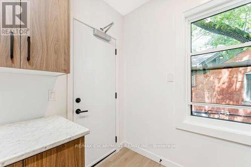 127 Victoria Avenue S, Hamilton, ON - Indoor Photo Showing Other Room