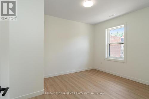 127 Victoria Avenue S, Hamilton, ON - Indoor Photo Showing Other Room