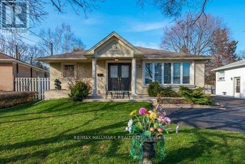 415 MARYBAY CRESCENT  Richmond Hill, ON L4C 2X5