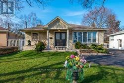 415 MARYBAY CRESCENT  Richmond Hill, ON L4C 2X5