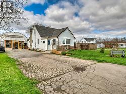 30 ERIE STREET Welland (Dain City), ON L3B 5J7