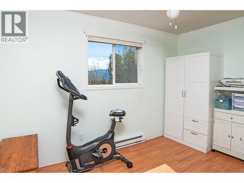 129 9Th Avenue S, Creston, BC - Indoor Photo Showing Gym Room