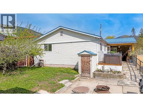 129 9Th Avenue S, Creston, BC - Outdoor