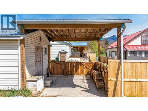 129 9Th Avenue S, Creston, BC - Outdoor