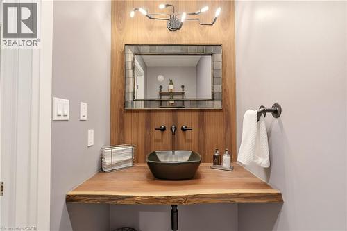 1354 No 1 Side Road, Burlington, ON - Indoor