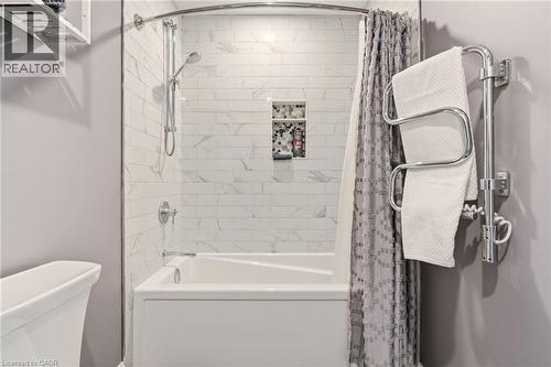 1354 No 1 Side Road, Burlington, ON - Indoor Photo Showing Bathroom