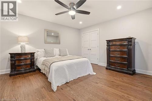 1354 No 1 Side Road, Burlington, ON - Indoor Photo Showing Bedroom