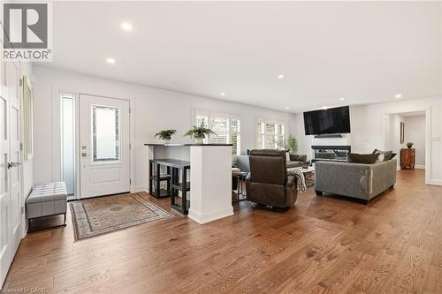 1354 No 1 Side Road, Burlington, ON - Indoor Photo Showing Living Room