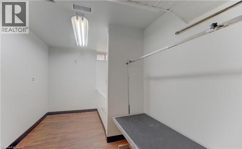 Bonus: Dog Grooming Room - 100 Johanna Drive, Cambridge, ON - Indoor Photo Showing Other Room