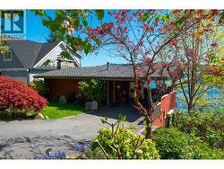 4455 HARRIS PLACE  North Vancouver, BC V7G 1E9