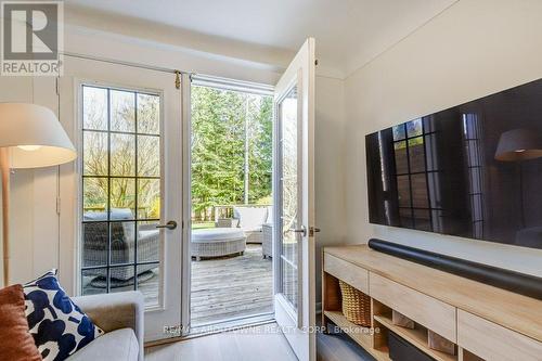 2180 Caroline Street, Burlington, ON - Indoor Photo Showing Other Room