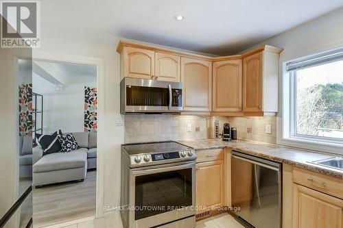 2180 Caroline Street, Burlington, ON - Indoor Photo Showing Kitchen