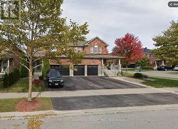 103 STARR CRESCENT Aurora, ON L4G 7X2