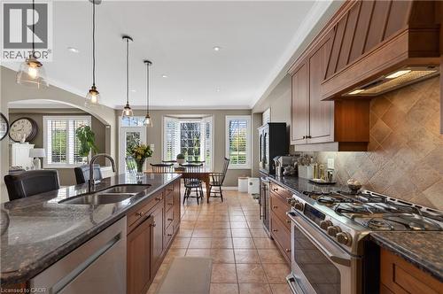 4266 Clubview Drive, Burlington, ON - Indoor Photo Showing Kitchen With Double Sink With Upgraded Kitchen