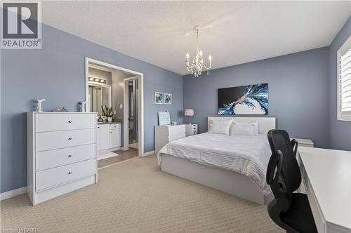 4266 Clubview Drive, Burlington, ON - Indoor Photo Showing Bedroom