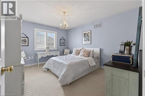 4266 Clubview Drive, Burlington, ON - Indoor Photo Showing Bedroom