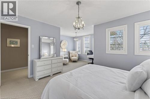 4266 Clubview Drive, Burlington, ON - Indoor Photo Showing Bedroom
