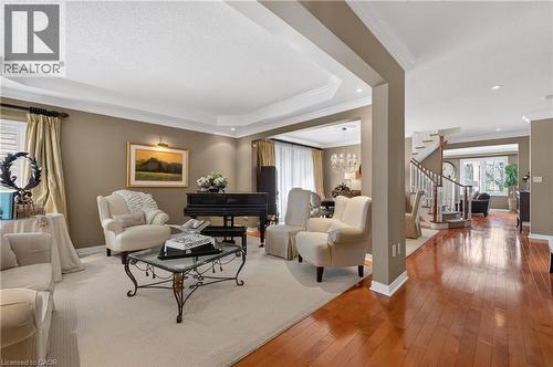 4266 Clubview Drive, Burlington, ON - Indoor Photo Showing Living Room