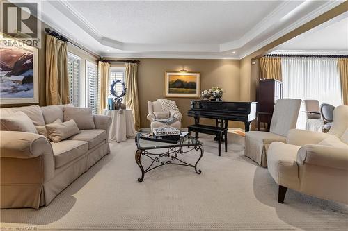 4266 Clubview Drive, Burlington, ON - Indoor Photo Showing Living Room