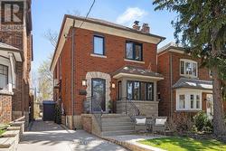 81 ARMADALE AVENUE Toronto, ON M6S 3W9