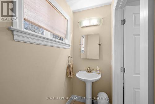 powdeer room - 1986 Fairbanks Avenue, Ottawa, ON - Indoor Photo Showing Bathroom