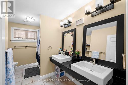 5 piece bath - 1986 Fairbanks Avenue, Ottawa, ON - Indoor Photo Showing Bathroom