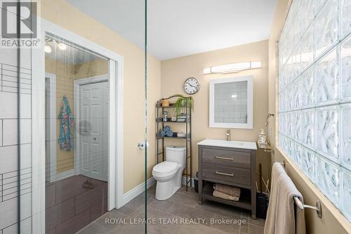 master ensuite - 1986 Fairbanks Avenue, Ottawa, ON - Indoor Photo Showing Bathroom