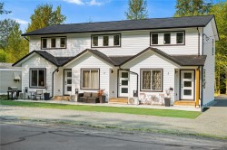 707 Kelsey Way Sayward, BC V0N 1A0