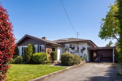 1233 Roy Rd Saanich, BC V8Z 2X8