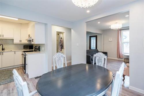677 Jubilee Ave, Winnipeg, MB 