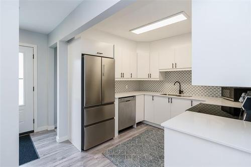 677 Jubilee Ave, Winnipeg, MB 