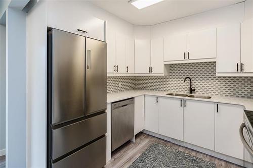 677 Jubilee Ave, Winnipeg, MB 