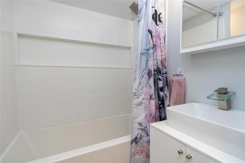 677 Jubilee Ave, Winnipeg, MB 