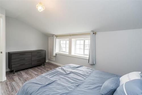 677 Jubilee Ave, Winnipeg, MB 