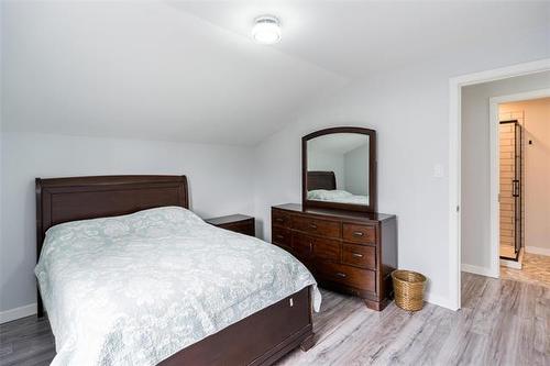 677 Jubilee Ave, Winnipeg, MB 