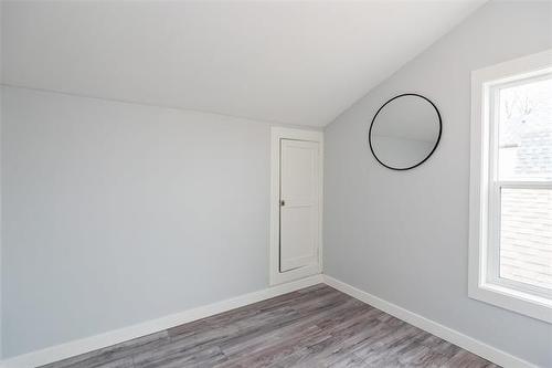 677 Jubilee Ave, Winnipeg, MB 
