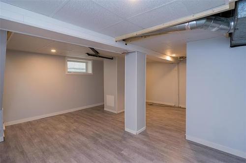 677 Jubilee Ave, Winnipeg, MB 