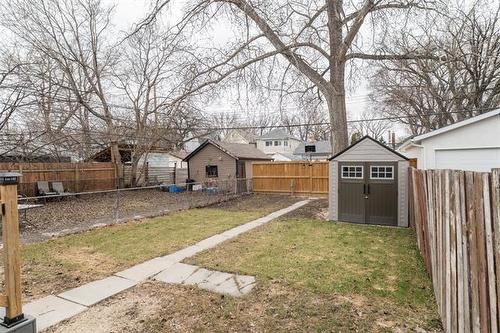 677 Jubilee Ave, Winnipeg, MB 