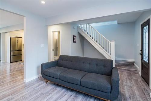 677 Jubilee Ave, Winnipeg, MB 