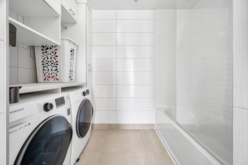 Salle de bains - 599-4220 Rue Augustin-Frigon, Montréal (Rosemont/La Petite-Patrie), QC - Indoor Photo Showing Laundry Room