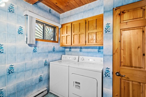 Salle de lavage - 131 Rue Des Bouleaux, Entrelacs, QC - Indoor Photo Showing Other Room