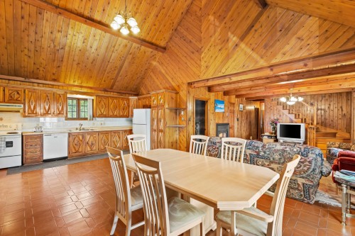 Salle à manger - 131 Rue Des Bouleaux, Entrelacs, QC - Indoor Photo Showing Dining Room