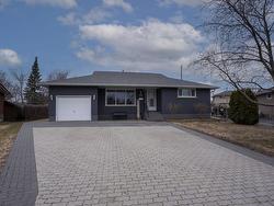 431 Cartier Court Thunder Bay, ON P7E 6A9