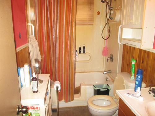 119 Willow Place, Ignace, ON - Indoor Photo Showing Bathroom